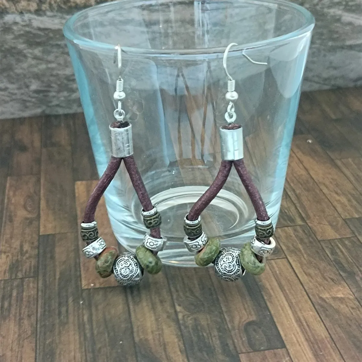 Boucles d'oreilles cuir et pierres naturelles 2