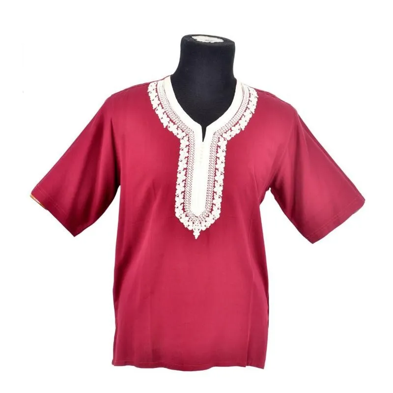 Chemise brodée pour la fête : l'élégance et la gaieté - CHM931